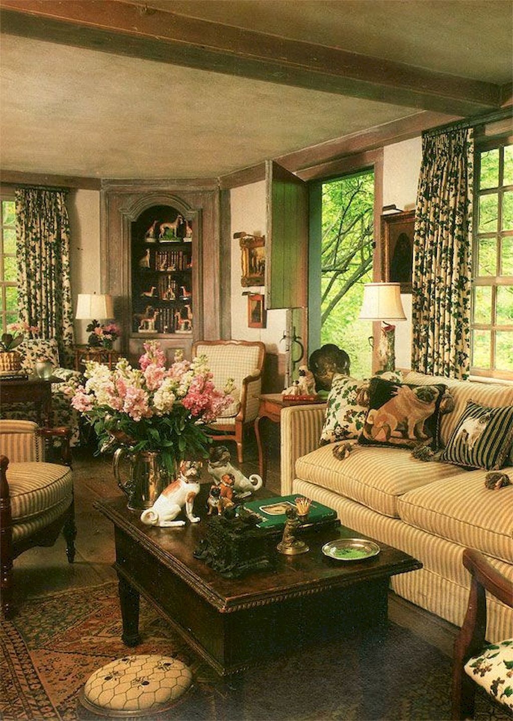 41 Pretty French Country Living Room Design Ideas | ZYHOMY