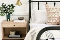 Simple bedroom designs ideas33