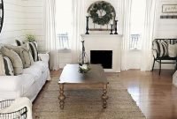 Smart farmhouse living room design ideas40