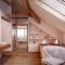 Fascinating small attic bathroom design ideas18