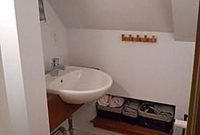 Fascinating small attic bathroom design ideas27