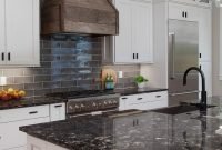 Perfect kitchen backsplash design ideas34