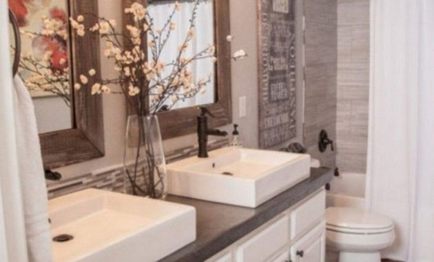 Striking master bathroom remodel ideas36