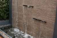 Stylish outdoor water walls ideas for backyard12