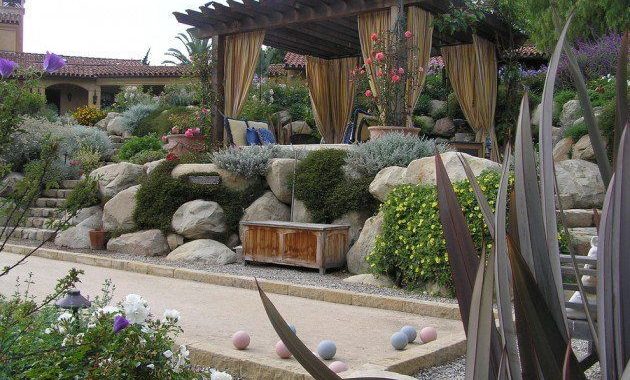 Unusual garden tub decor ideas38