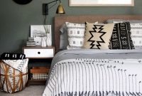 Smart bedroom decor ideas with farmhouse style02