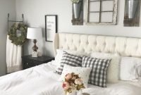 Smart bedroom decor ideas with farmhouse style08