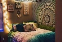 Unique summer decor ideas for living room21