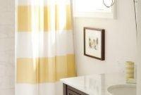 Wonderful yellow and white bathroom ideas21
