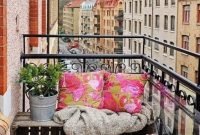 Inexpensive apartment patio ideas on a budget40