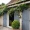 Brilliant french country garden décor ideas26