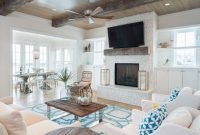 Inspiring living room ideas with beachy and coastal style07