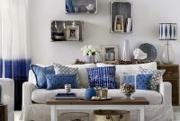 Inspiring living room ideas with beachy and coastal style40