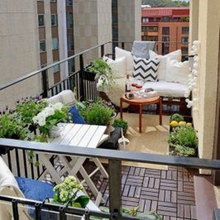 55 Inspiring Wooden Floor Design Ideas On Balcony For Your Apartment