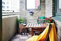 Inspiring wooden floor design ideas on balcony for your apartment 37