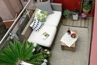 Inspiring wooden floor design ideas on balcony for your apartment 40