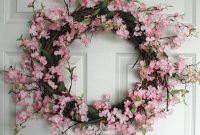Pretty hang wreath ideas in door for summer time 37