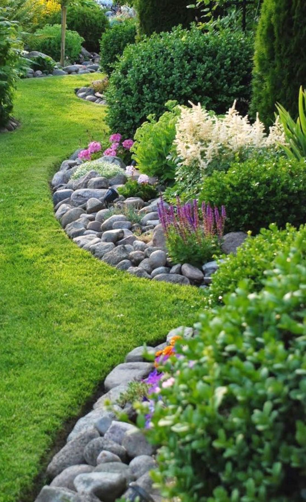 42 Cute Garden Design Ideas For Small Area To Try - ZYHOMY