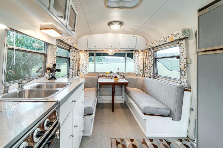 Awesome Rv Design Ideas That Looks Cool44 ZYHOMY