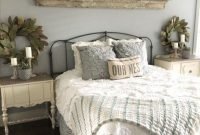 Magnificient farmhouse bedroom decor ideas to try now05