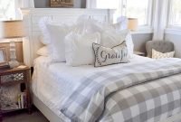 Magnificient farmhouse bedroom decor ideas to try now09