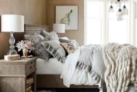 Magnificient farmhouse bedroom decor ideas to try now25