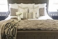 Magnificient farmhouse bedroom decor ideas to try now27