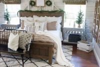 Magnificient farmhouse bedroom decor ideas to try now35