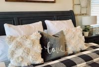Magnificient farmhouse bedroom decor ideas to try now37