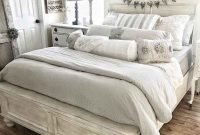 Magnificient farmhouse bedroom decor ideas to try now38