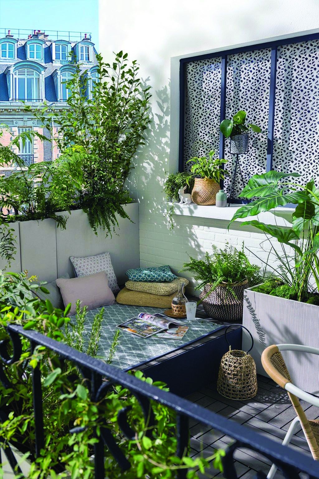 Popular small apartment balcony decor ideas for you18