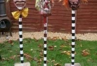 Stylish outdoor halloween decorations ideas that everyone will be admired of34