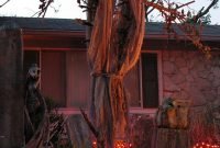 Stylish outdoor halloween decorations ideas that everyone will be admired of40