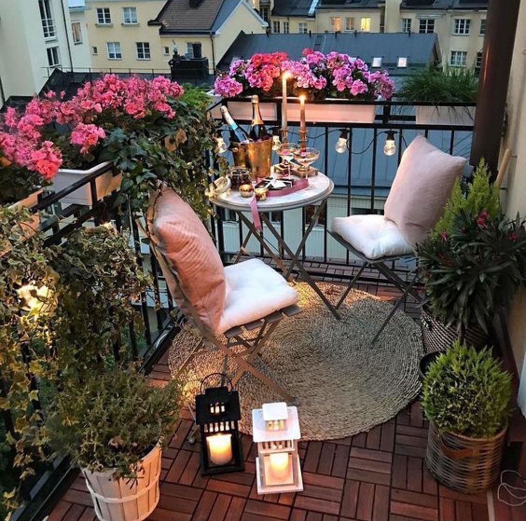 Superb apartment balcony decorating ideas to try18