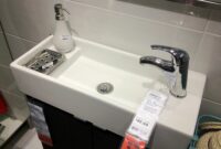 Small sinks for small bathrooms
