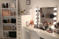 Cute dressing table with mirror