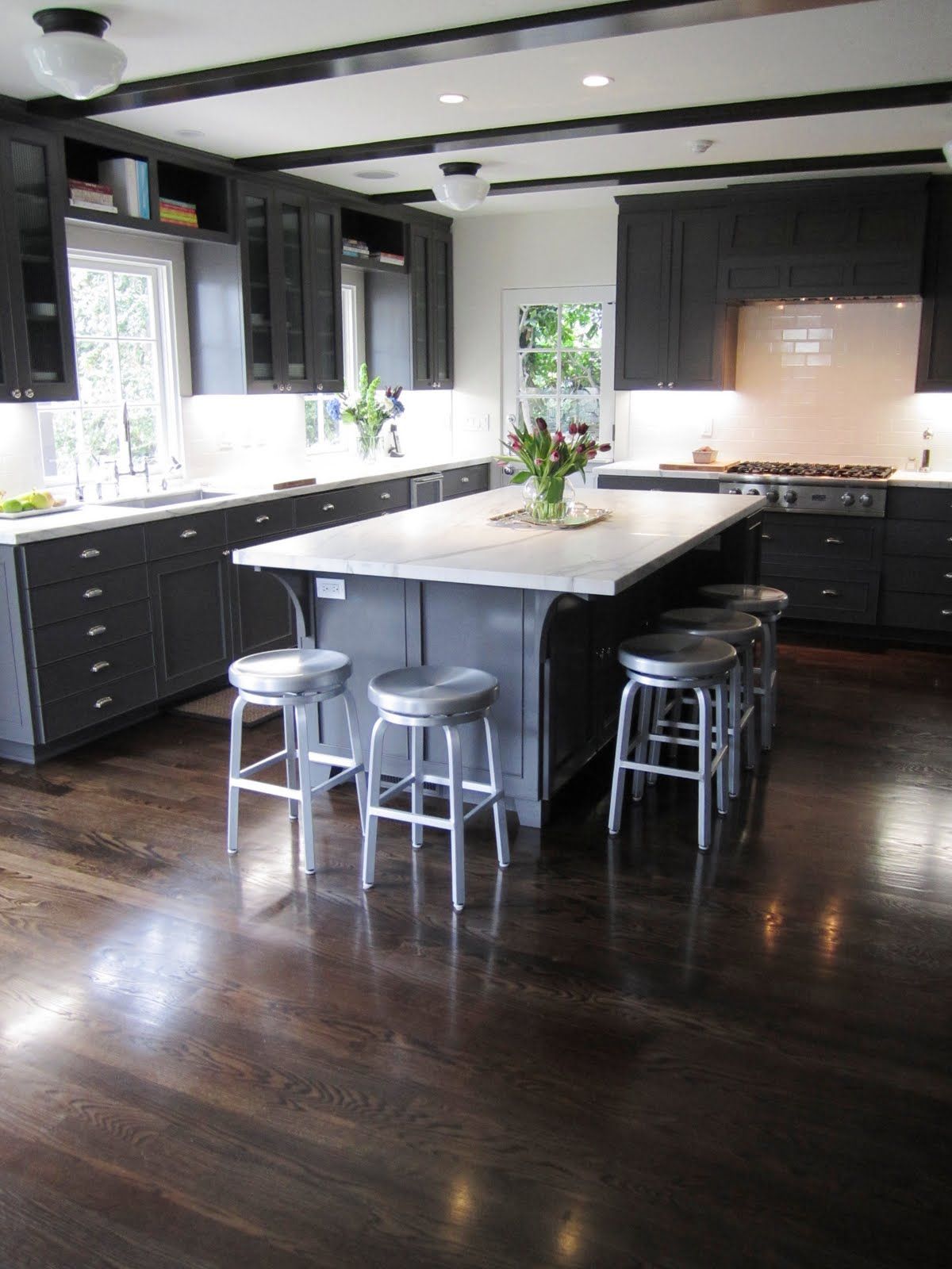20+ kitchen cabinets with dark floors